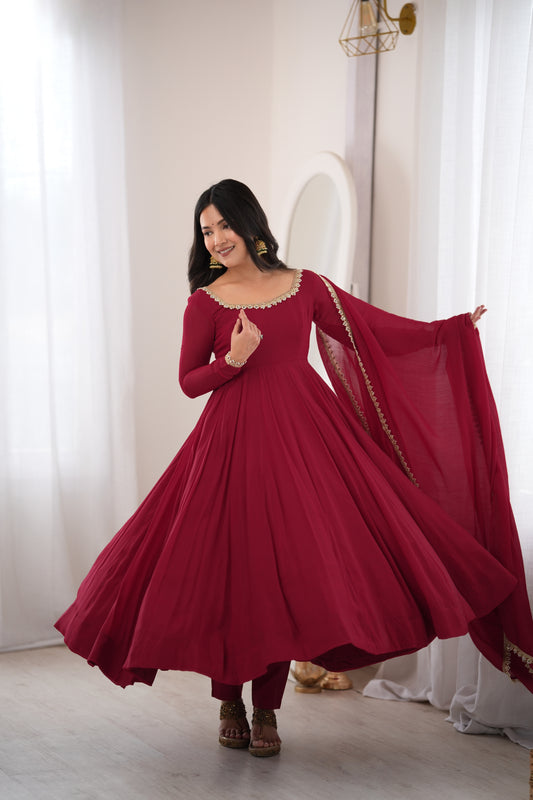 PREMIUM QUALITY PURE MAL CHANDERI FABRIC FULLY FLARE ANARKALI,WITH DUPAPTA SET,PENT