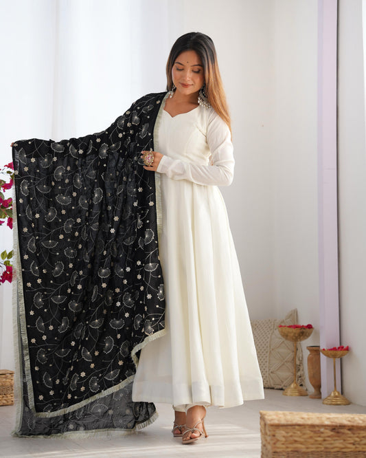 Pure Soft Vichitra Silk 4-Meter Flared Kali Pattern Anarkali Set with Shawl Dupatta & Pant